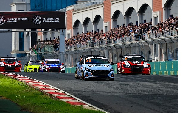 TOSFED İstanbul Park'ta Yağmur Altında Nefes Kesen Mücadele