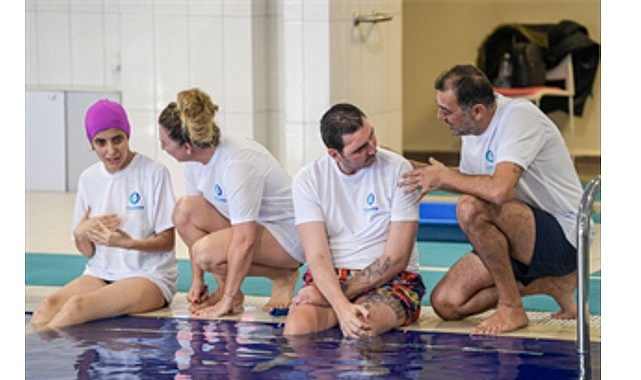 Suyun İyileştirici Gücüyle Engeller Aşılıyor