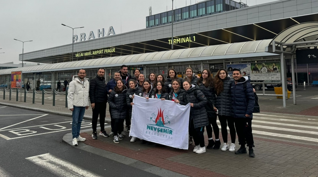 Nevşehir Kadın Sutopu Takımı Çekya'da Challenger Cup Mücadelesinde