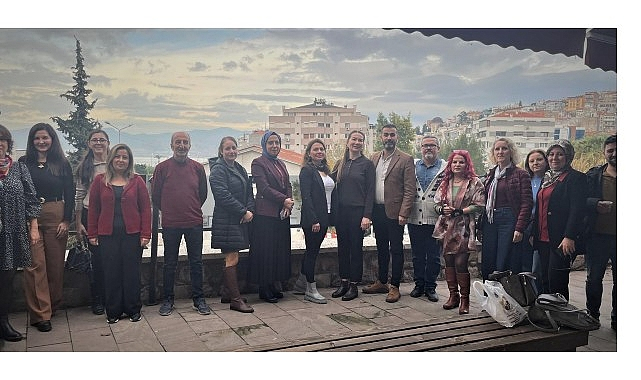 İzmir Öğretmen Akademileri Kapsamında Edebiyat Akademisi Etkinlikleri Devam Ediyor