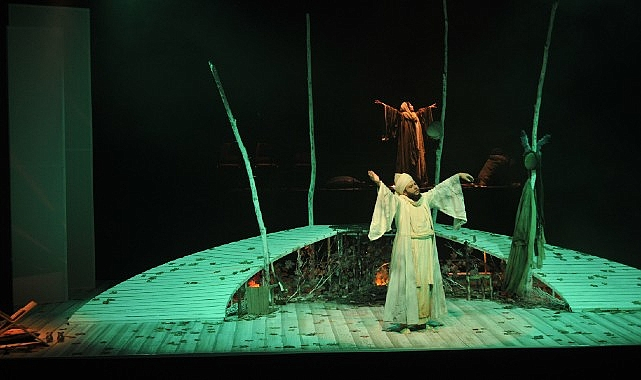 Kocaeli Şehir Tiyatroları Aralık Ayında İki Özel Oyunla Sahne Alıyor