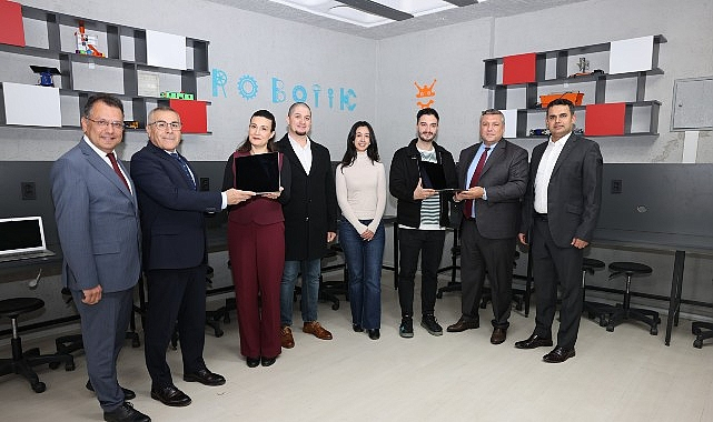 Okul-Sanayi İş Birliğiyle Okullara Bilgisayar Bağışı Kampanyası Başlatıldı