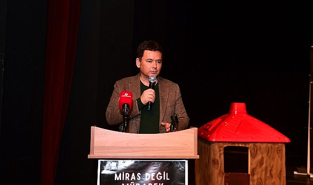 Osmangazi'de Engeller Sanatla Aşıldı: ‘Miras Değil Mübarek’ Tiyatro Oyunu Büyük Beğeni Topladı