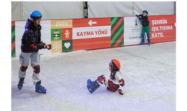 İzmir'de Yeni Yıl Festivali Yoğun İlgi Görüyor