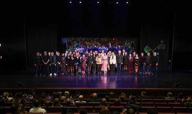 Bakırköy Belediye Tiyatroları’ndan “Çirkin” Galasında Unutulmaz Bir Akşam