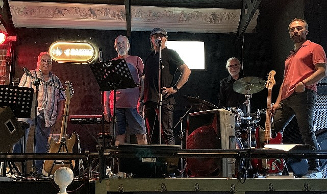 21.Peron’dan Yeni Albüm: Yeni 1973 ile Yarım Asırlık Müzikal Yolculuk