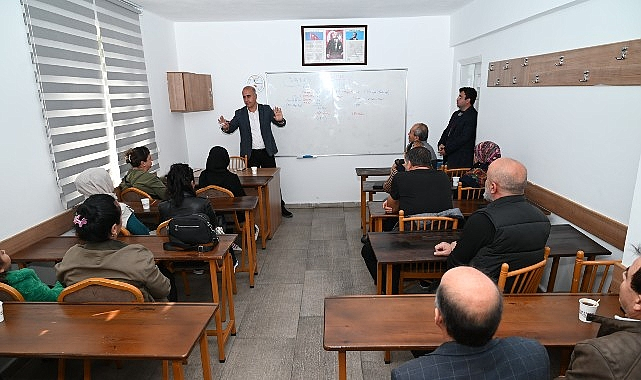 Kemer Belediyesi Destek Eğitim Kursu'nda Veli Toplantısı Yapıldı