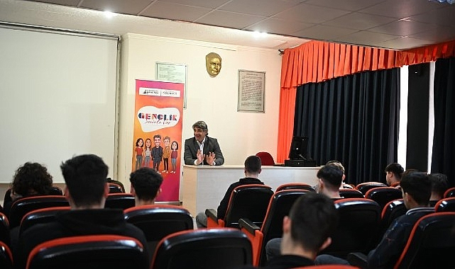 Başkan Kocaman, “Gençlik Seninle Var” Programında Fevziye Tezcan Lisesi Öğrencileriyle Buluştu