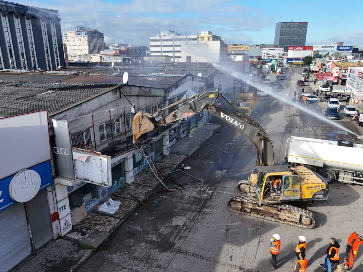Gülsan’da Tarihi Gün: İlk Yıkım Başladı