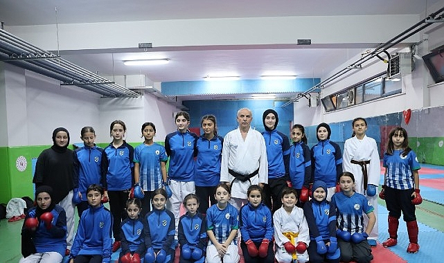 Kartepe'de Geleceğin Sporcuları Ücretsiz Spor Okullarıyla Yetişiyor