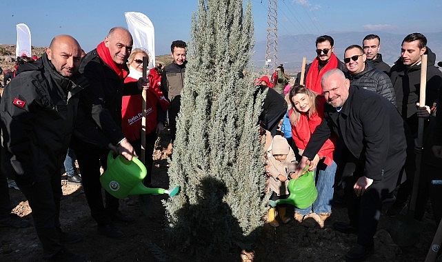 Menemen'de ″İyi ki Doğdun Bebek Hatıra Ormanı″ kuruldu