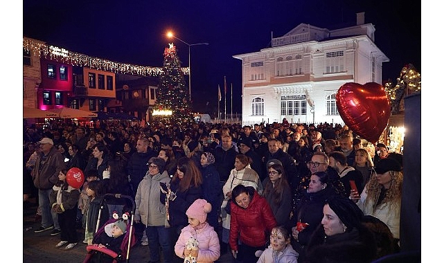Mudanya'da Yeni Yıl ve Aralık Pazarı Kapılarını Açtı