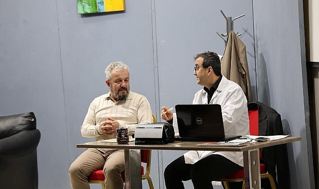 Kartepe'de Kahkaha Dolu Tiyatro Etkinliği