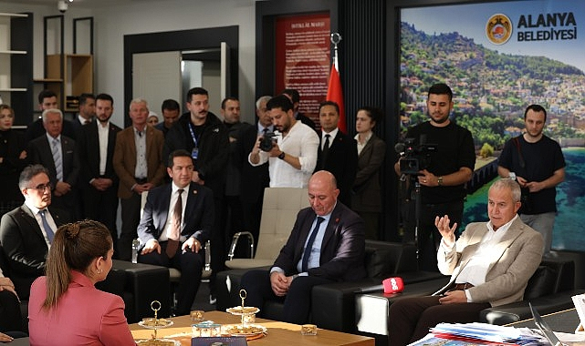 Başkan Vekili Büşra Özdemir Alanya'da Ziyaretlerde Bulundu