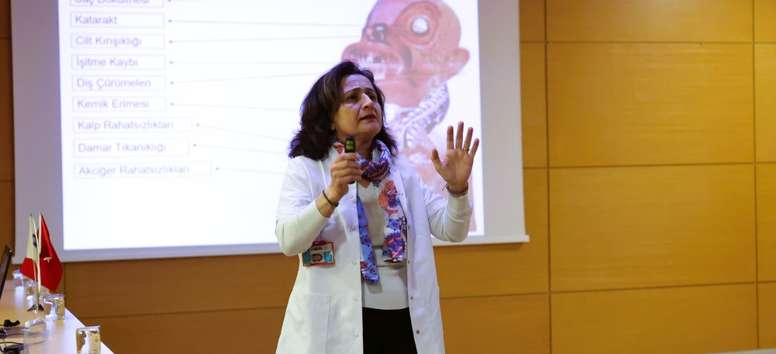 Antalya Büyükşehir Belediyesi Personeline Sağlık ve Kanser Farkındalığı Eğitimi