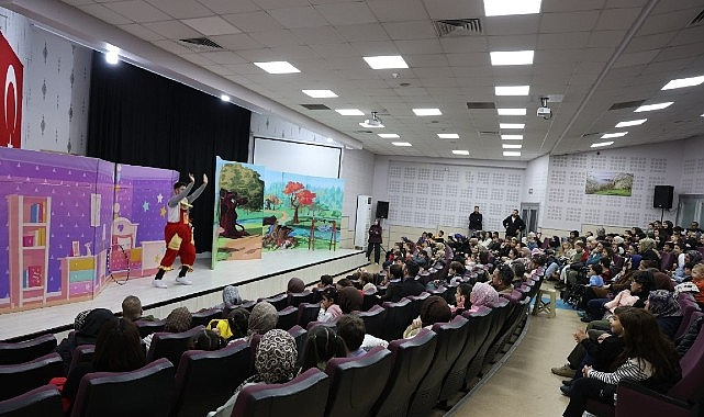 Kartepe'de Çocuklara Cesaret ve Neşe Dolu Tiyatro Etkinliği