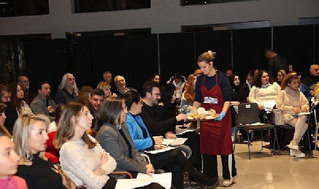 Nilüfer’de Yeni Yılın Kokusu, Lezzeti ve Müziği Bir Araya Geldi