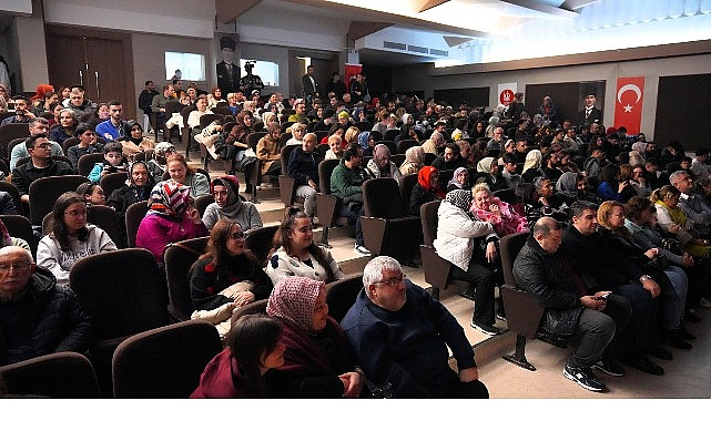 “Deliler Koğuşu” Keçiören’de İzleyicilerin Kalbine Dokundu