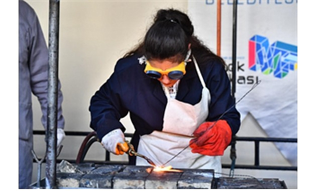 İzmir Meslek Fabrikası 2025’te İstihdamda Öncü Rolünü Sürdürdü