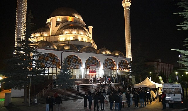 Regaip Kandili'nde Lokma İkram Edildi