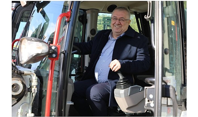 Edremit Belediyesi Araç Filosunu 18 Yeni Araçla Güçlendirdi