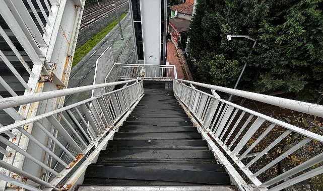 Kocaeli Büyükşehir’den Üst Geçitlerde Güvenlik ve Dayanıklılık Çalışmaları