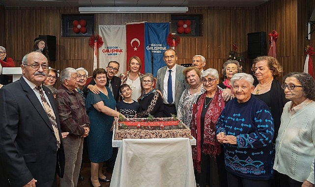 İzmir Huzurevinde Yeni Yıl Coşkusu Birlikte Kutlandı