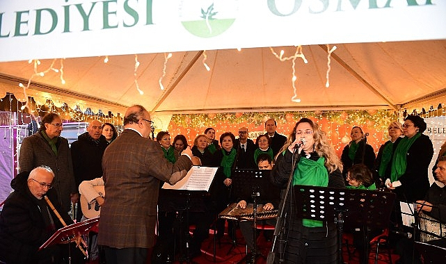 Osmangazi Meydanı'nda Türk Sanat Müziği Ezgileri Coşkuyla Yankılandı