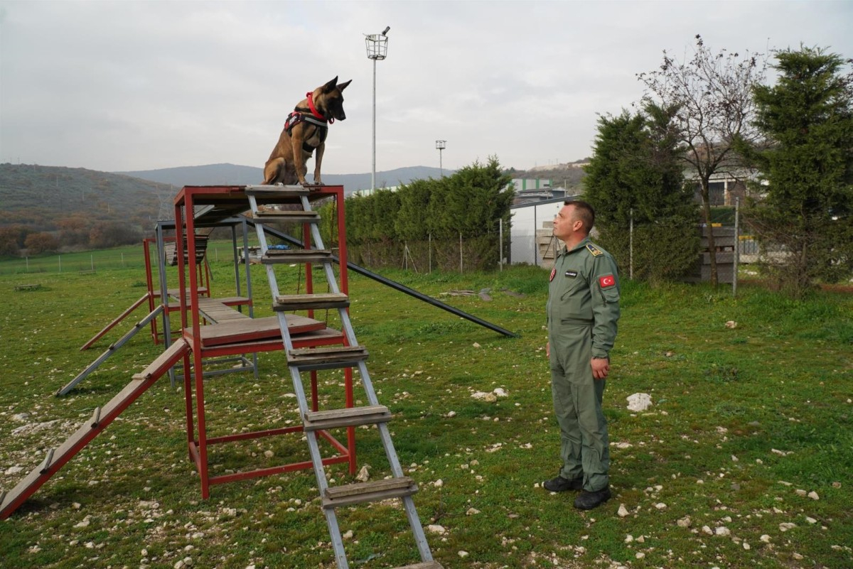 Balıkesir İtfaiyesi, Arama Kurtarma Köpeği İda ile Gücüne Güç Katıyor