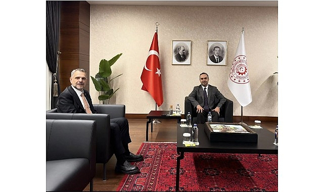 Başkan Vekili Akın, Bakan Kacır ile Bayrampaşa'nın Teknoloji Projelerini Görüştü