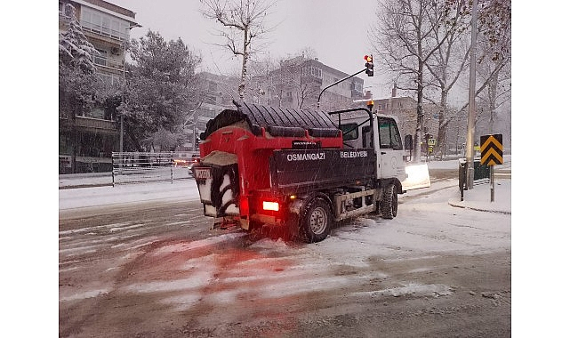 Osmangazi Belediyesi Karla Mücadelede 7/24 Kesintisiz Çalışıyor