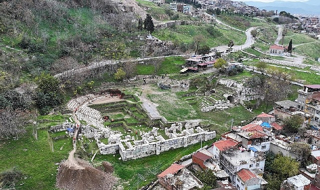 Tarihe yol açılıyor