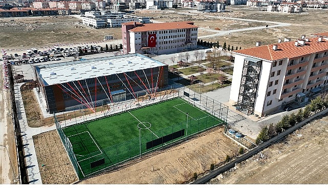Selçuklu Fen Lisesi Kapalı Spor Salonu ve Suni Çim Saha'nın Resmi Açılışı Gerçekleştirildi