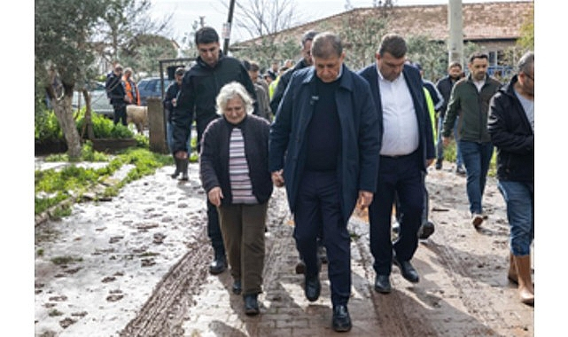 Başkan Tugay'dan Seferihisar'da yağıştan etkilenenlere yerinde destek