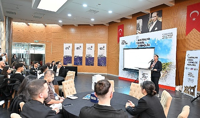 Büyükşehir'de 'Antalya Yerel Gençlik Forumu' düzenlendi