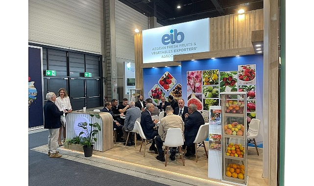 Yaş meyve sebze sektörü 4 milyar dolar ihracat hedefi için Almanya'ya çıkarma yaptı