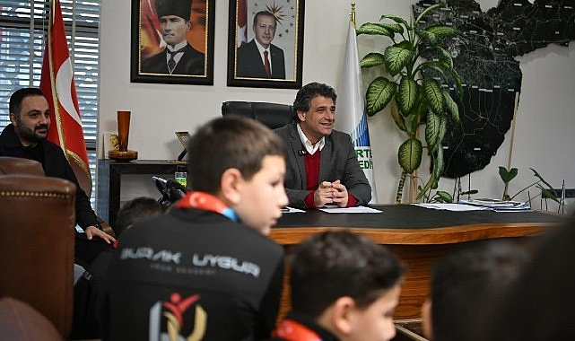 Şampiyon Karateciler Başkan Kocaman'ın Konuğu Oldu