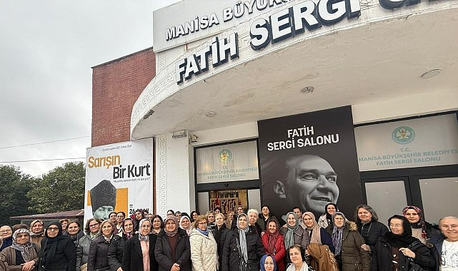352 Kadın “Sarışın Bir Kurt