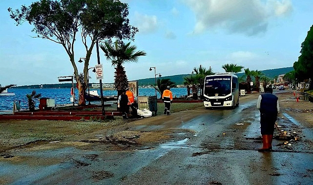 Ayvalık'ta Lodos Alarmı: Ekipler Sahada, Çalışmalar Aralıksız Sürüyor