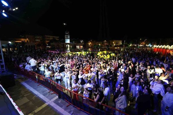 Marmaris Latin Fest'te Dans Tutkunları 19 Mayıs Meydanı'nda Buluştu