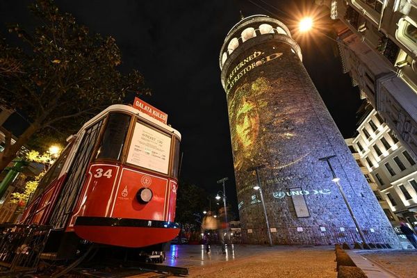 Galata Kulesi’nde Kültürel Miras Koruma Projesi Kapsamında Işık Gösterisi Düzenlendi